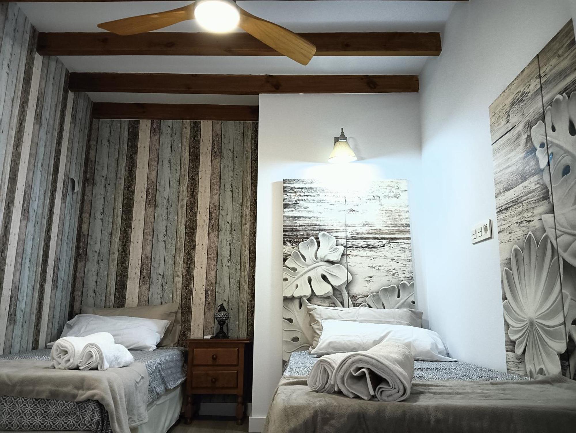 Apartamento La Casa De La Plaza Güéjar Sierra Habitación foto